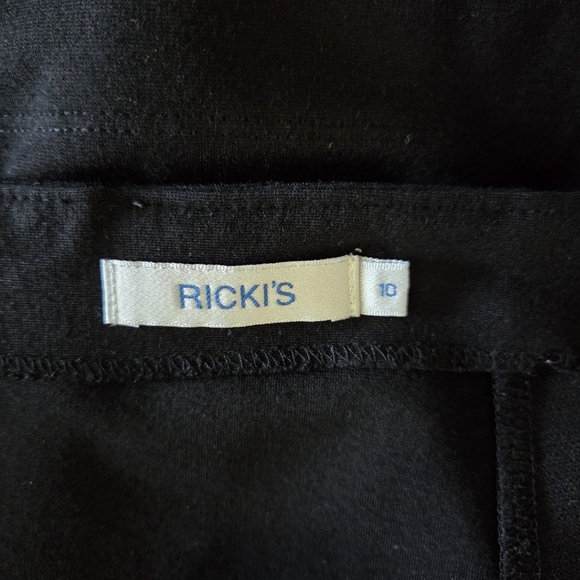 ⭐️Ricki's Black Skirt Size 10 - Picture 4 of 4